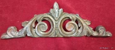 Fregio a cimasa in legno intagliato e argentato fume' XVIII° sec. cm.47 x 15